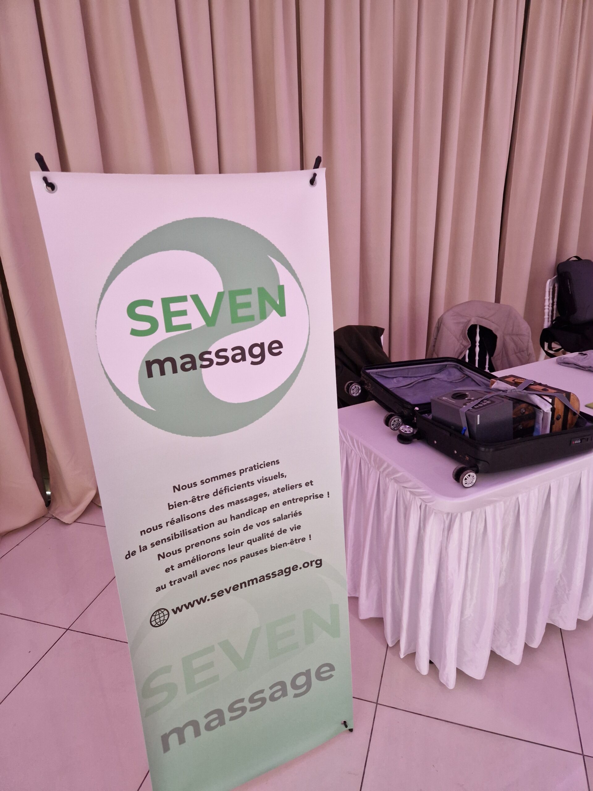 Kakemono SEVEN massage