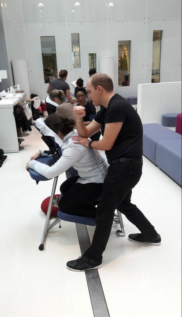 Massage Amma assis sur chaise
